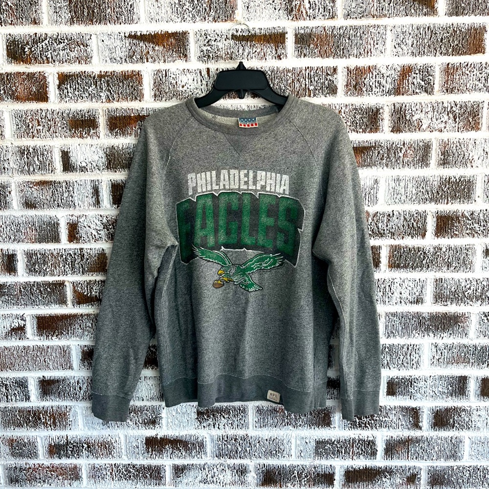 EUC Women’s Philadelphia Eagles Junk Food Sweatshirt. Heather gray. Size medium